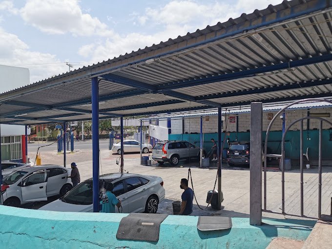 AUTO SPA LA BURBUJA car wash en Querétaro