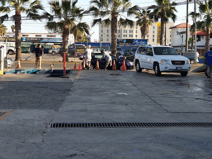 Denisses Lavado de Autos car wash en Ensenada