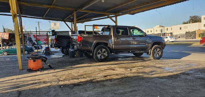 lava carros en Apodaca
